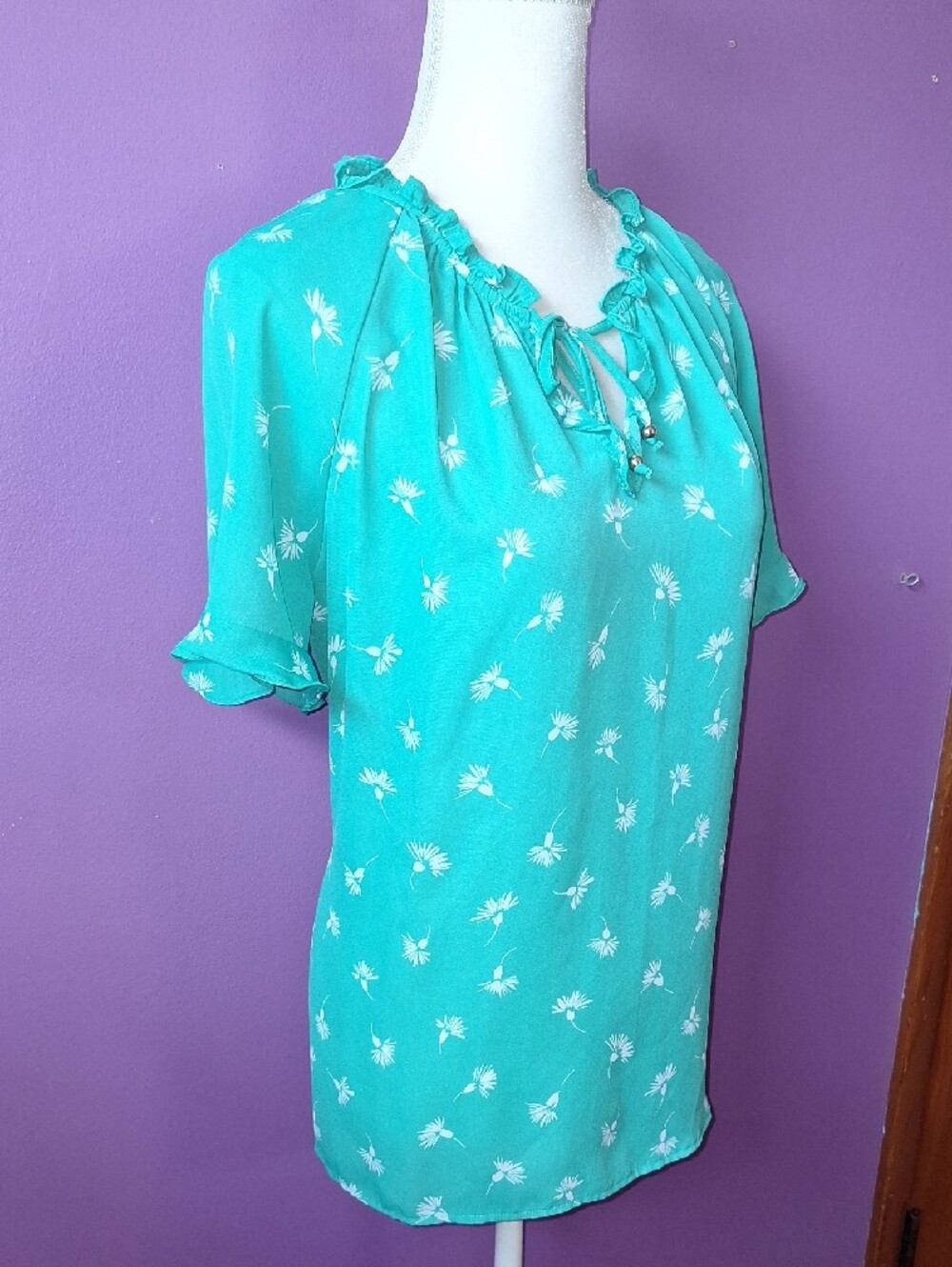 Liz Claiborne Green Floral Tie-Neck Peasant Blouse - Picture 3 of 10
